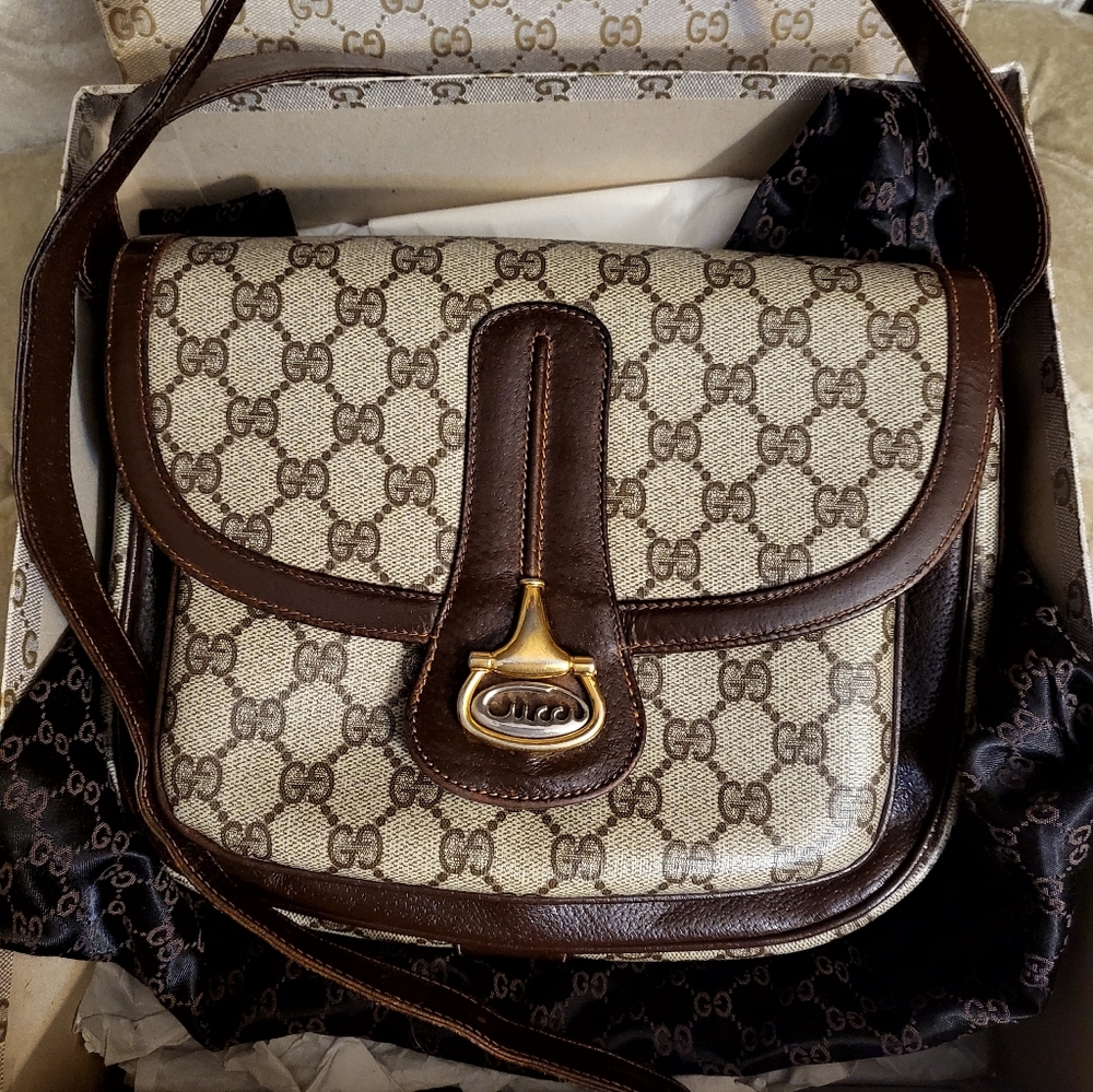 Authentic vintage late 1970's to early 80's gucci horsebit crossbody bag
